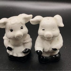 Japan cold painted pig salt & pepper